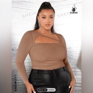 SHEIN SXY Plus Size Women's Cut-out
Neckline Top size 3xl